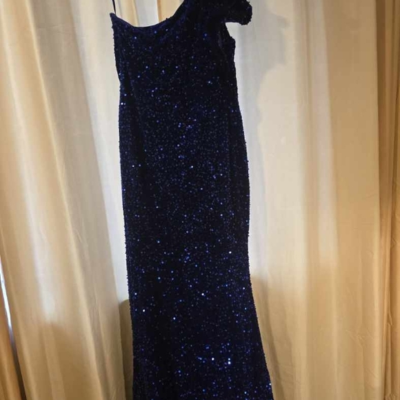 Dresses & Skirts - Elegant One Shoulder Blue Dress